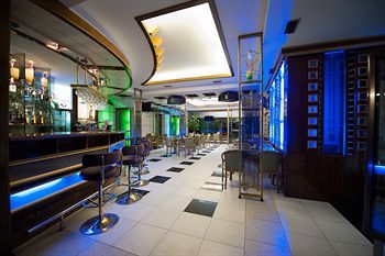 Hotel Bar