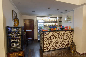 Hotel Bar