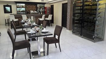 Hotel Bar