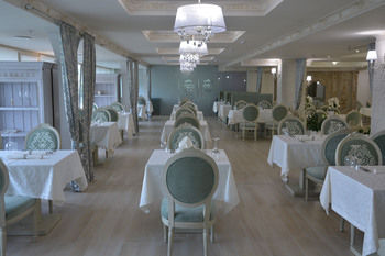 Food Court