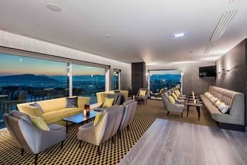 Executive Lounge