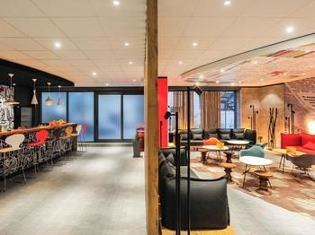 Hotel Bar