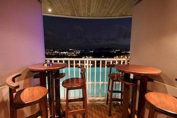 Hotel Bar