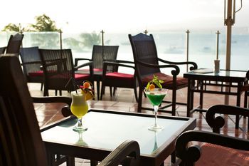 Poolside Bar
