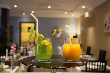 Hotel Bar