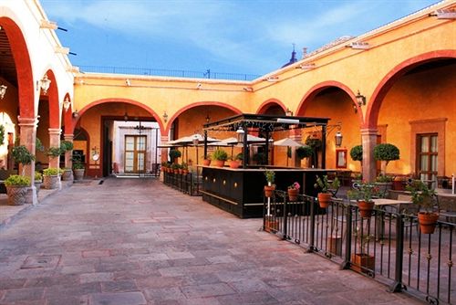 Hotel Quinta Santiago image 1
