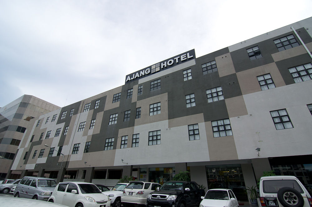 Ajang Hotel image 1