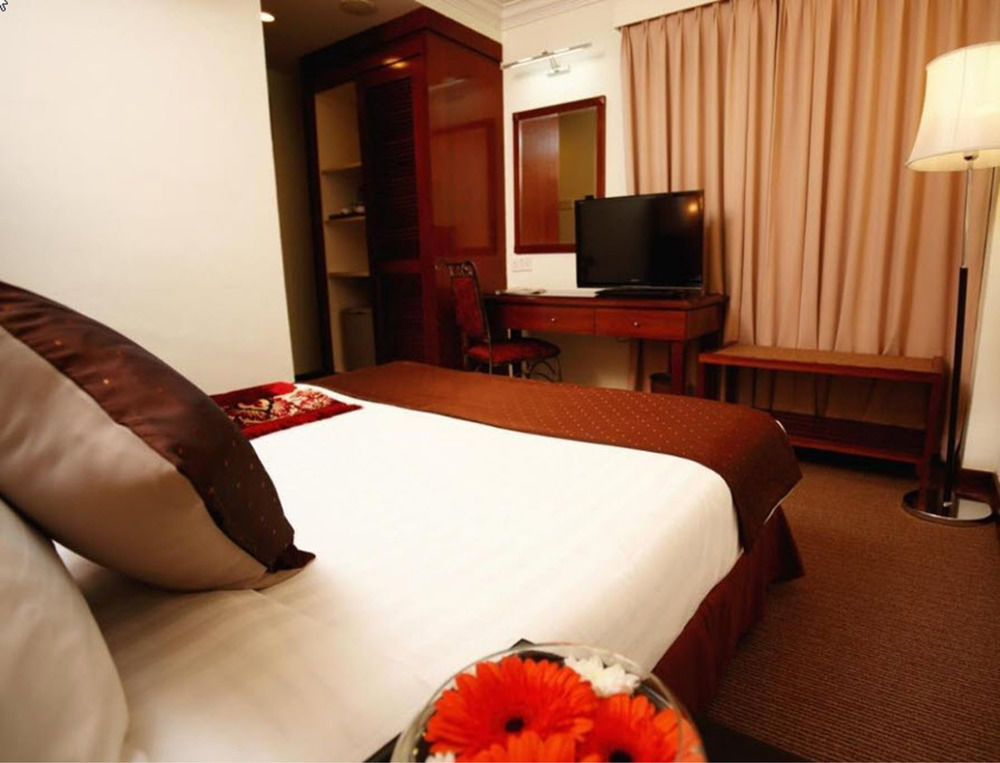 TH Hotel Kelana Jaya image 1