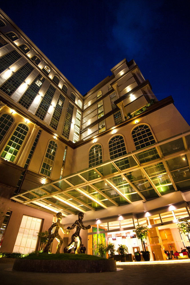 The Waterfront Hotel Kuching image 1