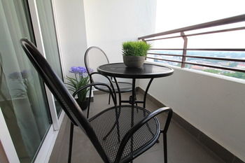 Ian's Majestic Condo photo 2