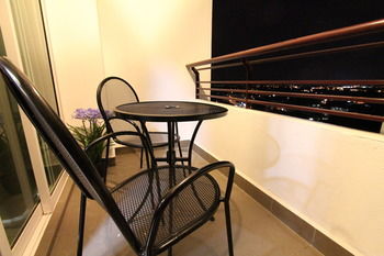 Ian's Majestic Condo photo 3