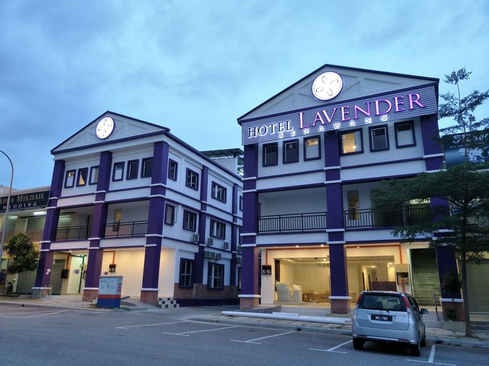 Hotel Lavender Senawang image 1