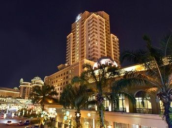 Raintree Resort Suites image 1