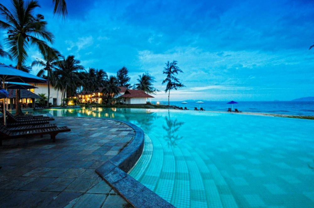 Sutra Beach Resort Terengganu クアラトレンガヌ Malaysia thumbnail