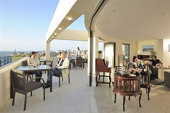 Hotel Lounge