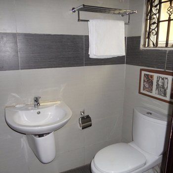 The Woodmarble Hotels photo 3