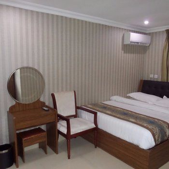 The Woodmarble Hotels photo 5