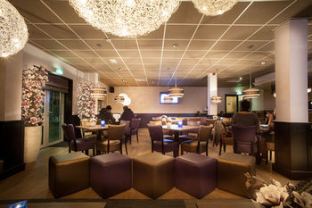 Hotel Bar