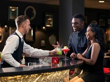 Hotel Bar