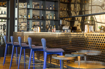 Hotel Bar