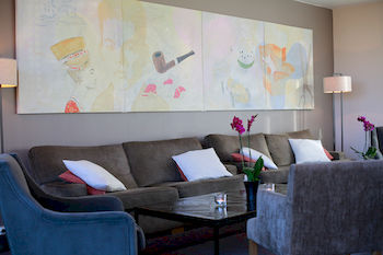 Hotel Lounge