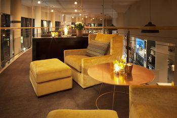 Hotel Lounge