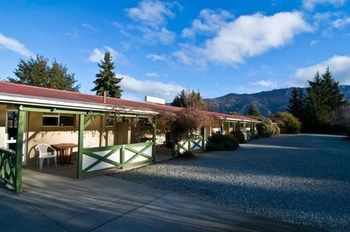 Archway Motels & Chalets image 1