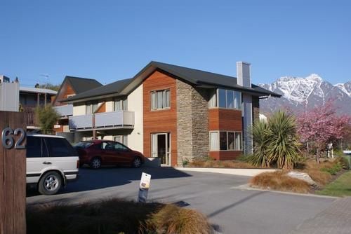 Queenstown Motel Apartments image 1