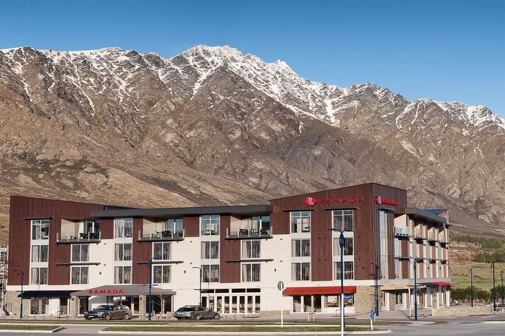 Ramada Suites by Wyndham Queenstown Remarkables Park image 1