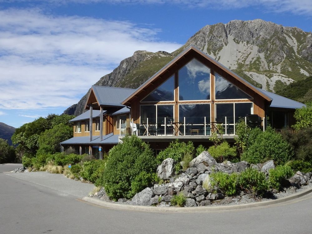 Aoraki Mount Cook Alpine Lodge South Island New Zealand thumbnail