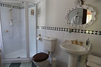 Hurstmere House photo 2