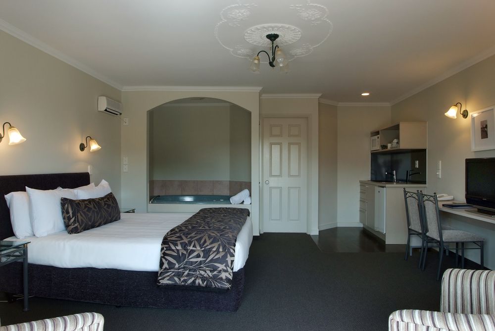 Silver Fern Rotorua - Accommodation & Spa image 1
