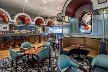 Hotel Bar