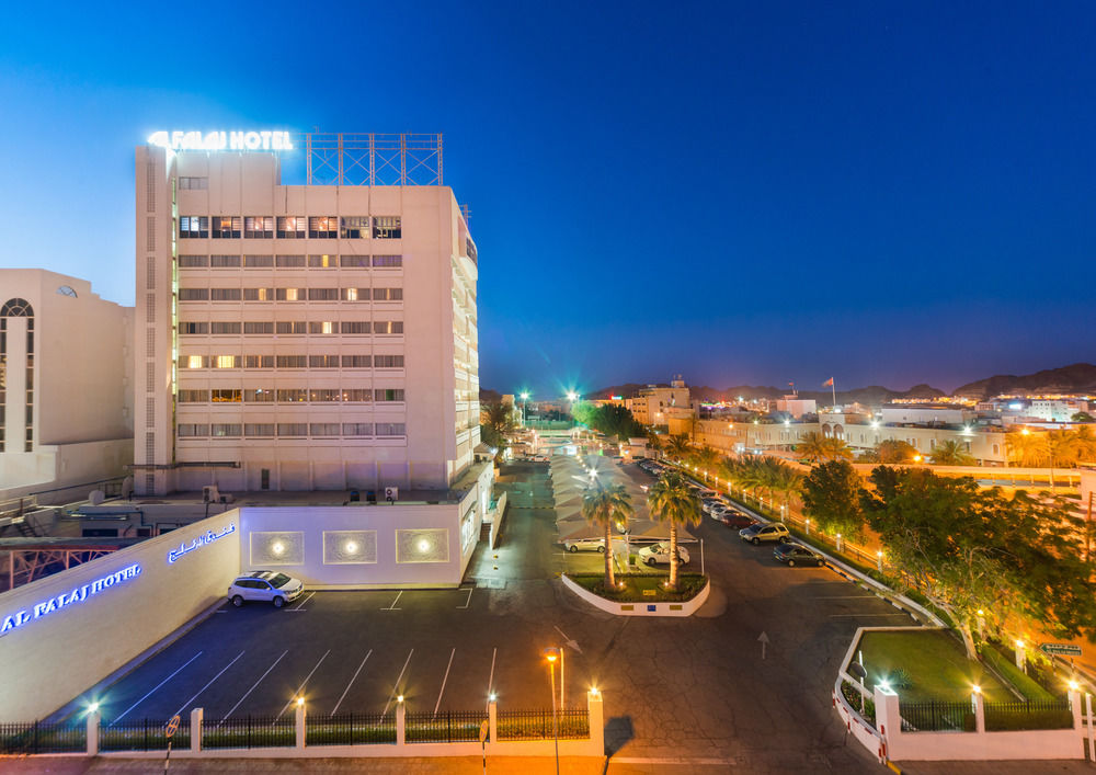 Al Falaj Hotel image 1