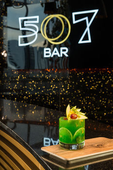 Hotel Bar