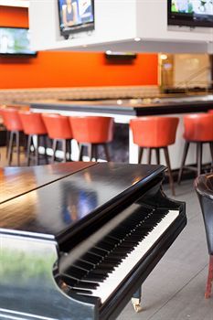 Hotel Bar