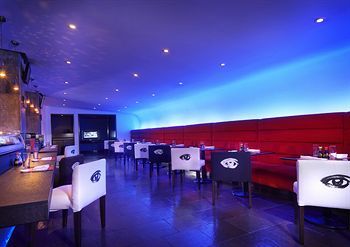 Hotel Lounge