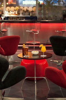 Hotel Bar