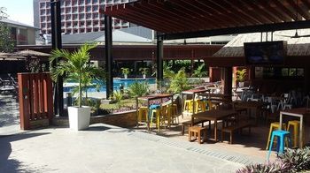 Poolside Bar