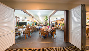 Food Court
