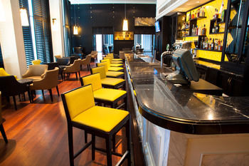 Hotel Bar