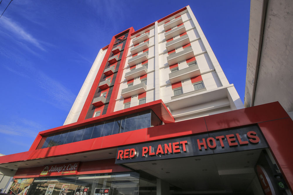 Red Planet Davao image 1