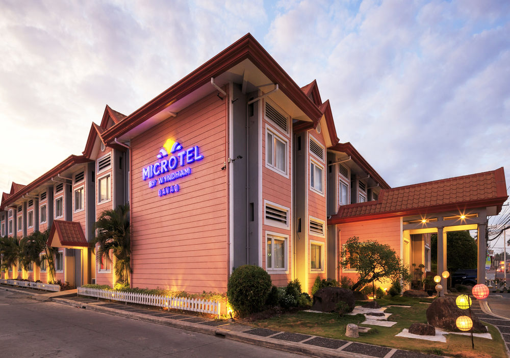 Microtel by Wyndham Davao image 1