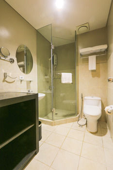 Bellini Suites at Presidio, Lakefront photo 2
