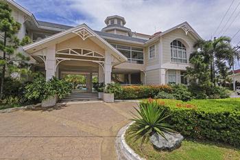 Bellini Suites at Presidio, Lakefront