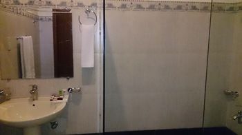 Hotel One Gujrat photo 2