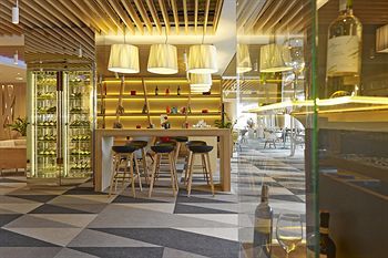 Hotel Lounge