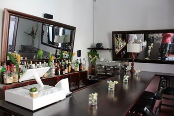 Hotel Bar