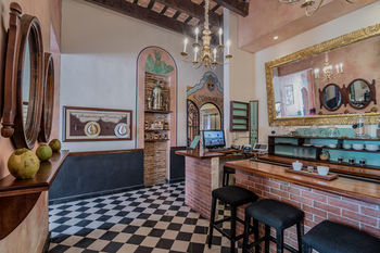 Hotel Bar