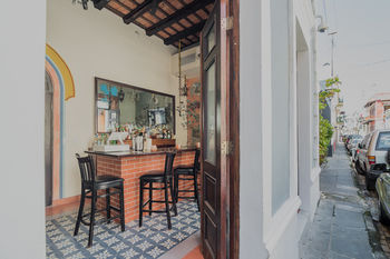 Hotel Bar